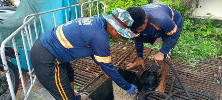 รับจ้างลอกท่อบางปู